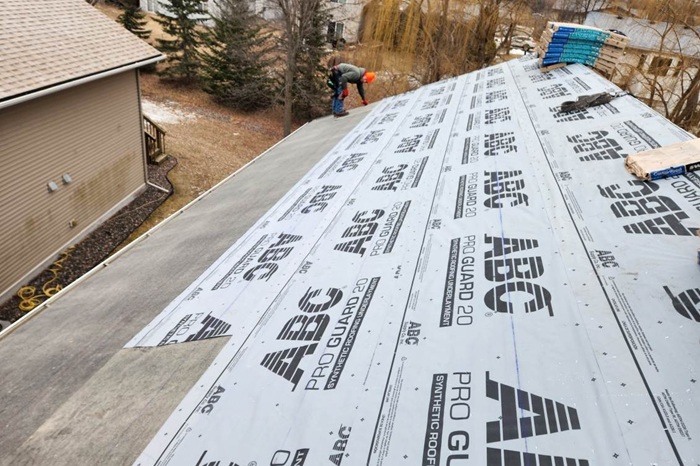 Top Warning Signs You Need a Roof Replacement in Minnesota’s Climate